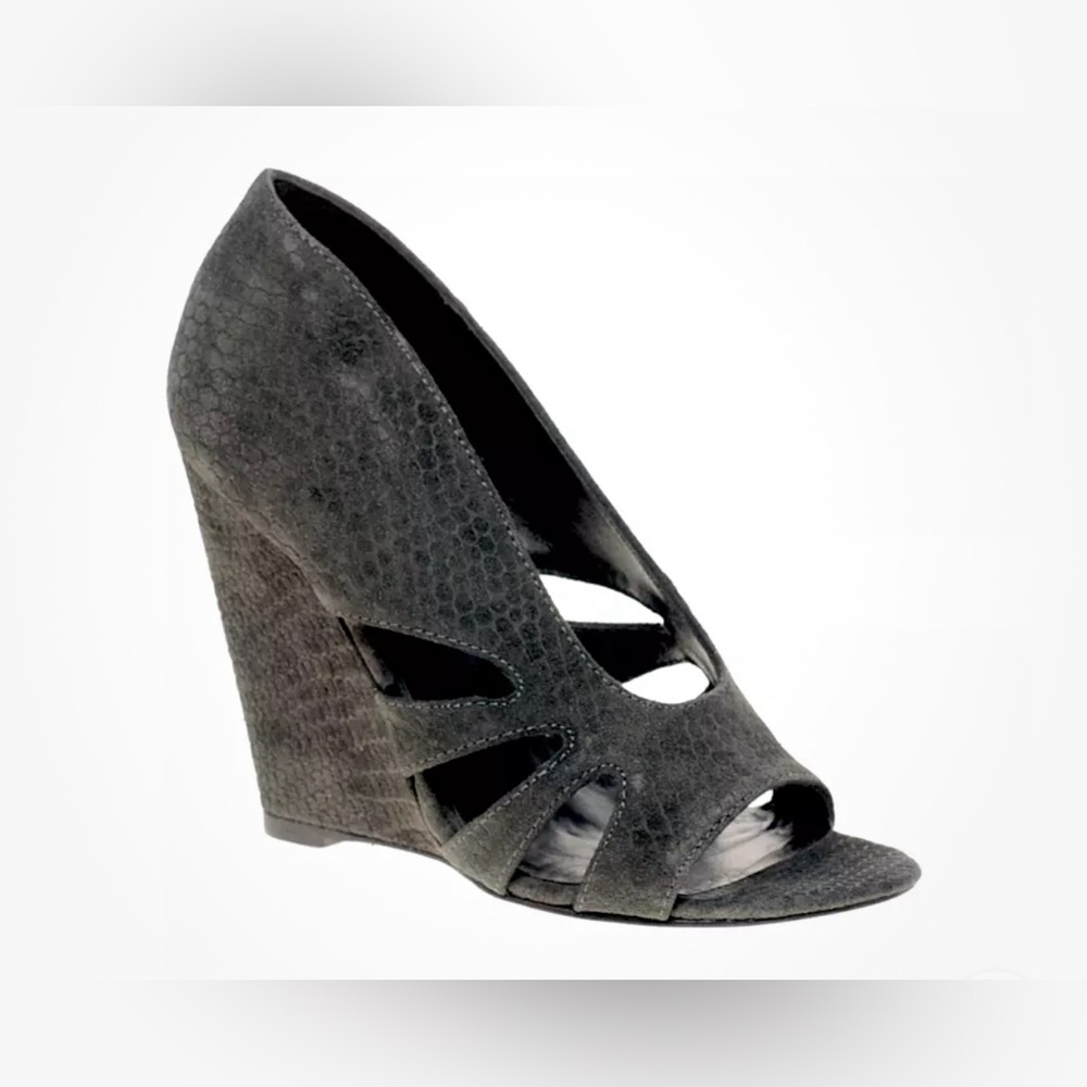 Elizabeth and James Stash Suede Cutout Wedges BLACK Sz 6